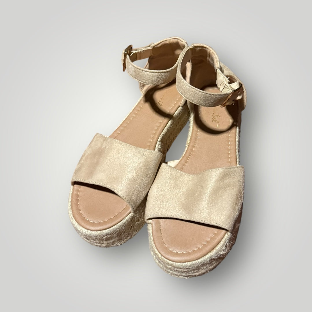 Bowmibel Neutral Espadrille Sandals Size 7.5